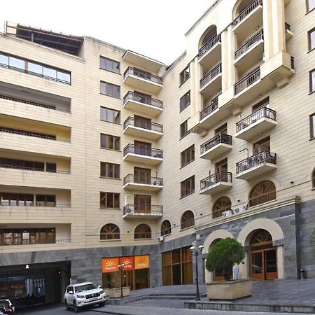 יירבאן Byuzand7 New Building In Republic Square מראה חיצוני תמונה